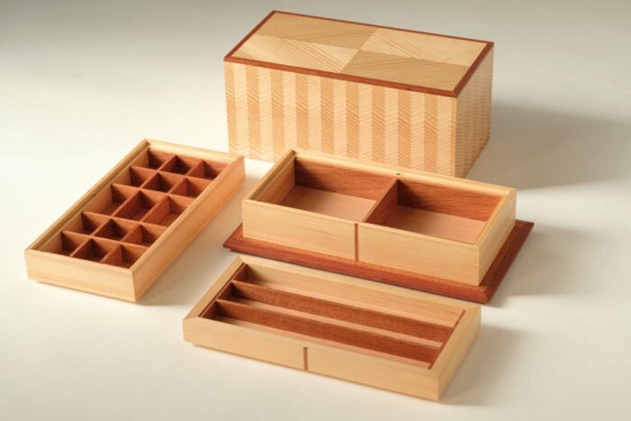 wooden jewelry box by Beatriz Zuazo